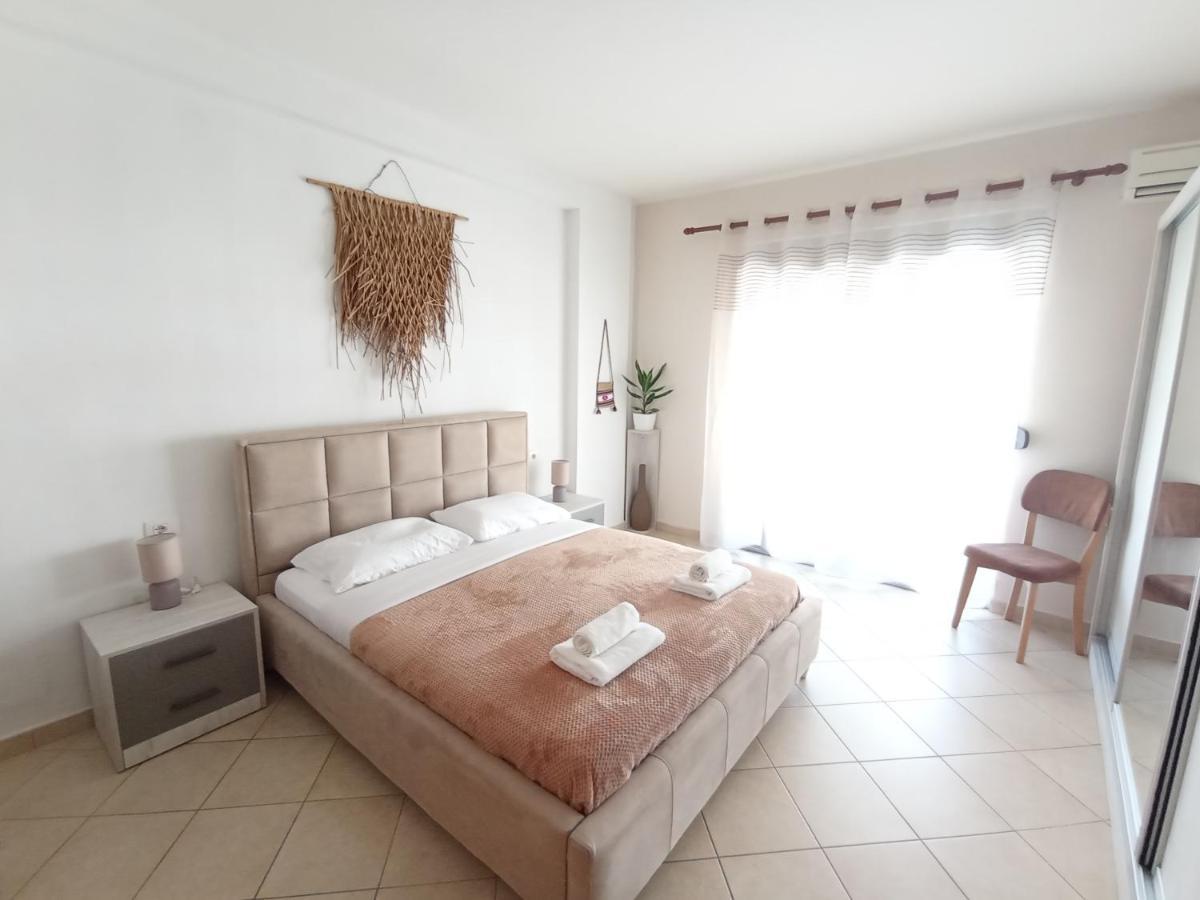 Apartament Trea - Port Side *