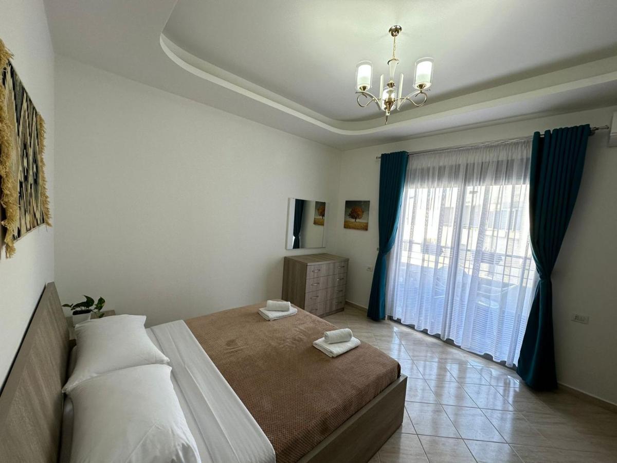 Trea - Port Side * Vlorë